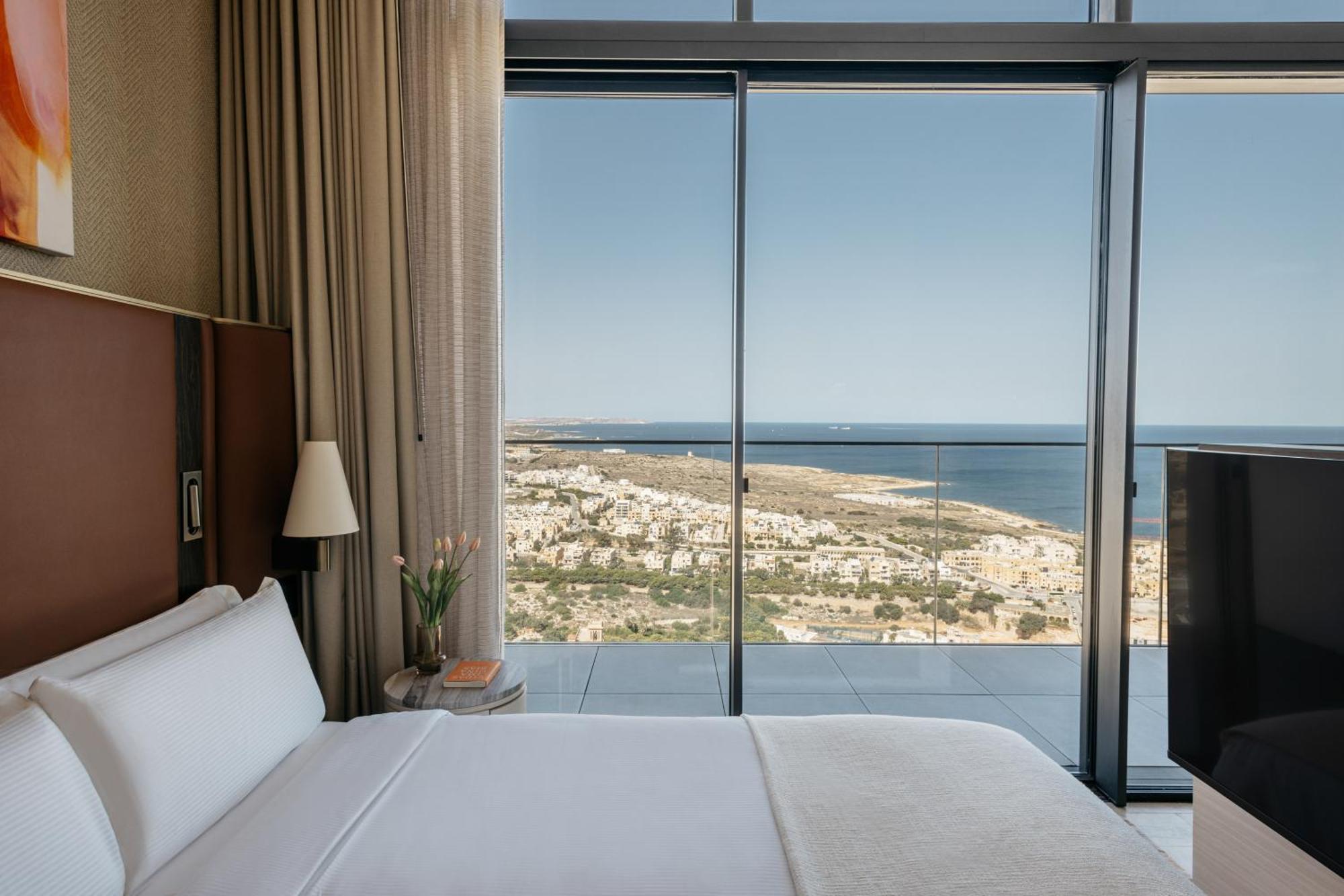 Me Malta By Melia Otel Saint Julian's Dış mekan fotoğraf